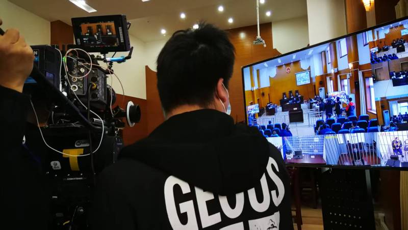 AI生成VS人工创意——海港区广告片拍摄公司的技术浪漫主义实践